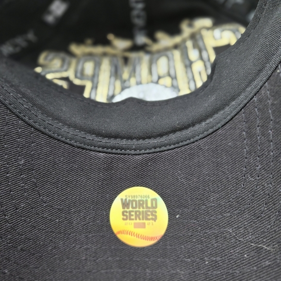 World Series Champs 2021 Black Cap - Picture 6 of 8